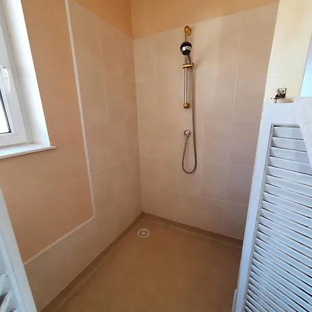 カンゼル レジデンス アパート