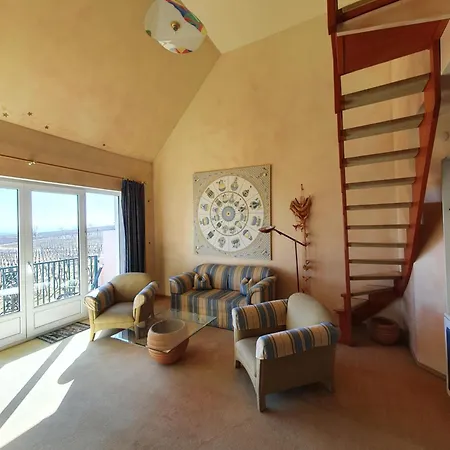 アパート カンゼル レジデンス *