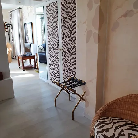 カンゼル レジデンス アパート