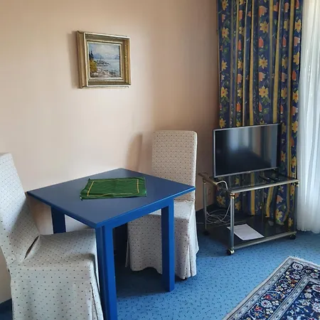 カンゼル レジデンス アパート