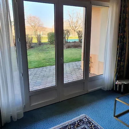 アパート カンゼル レジデンス *